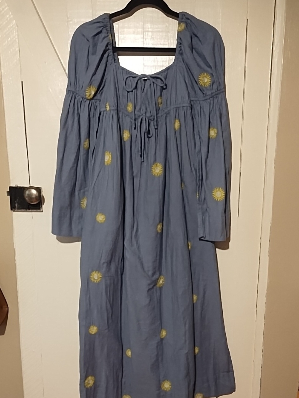 Like New XS Free People Blue Long-Sleeve Embroidered Sun Motif Dress Gorgeous.